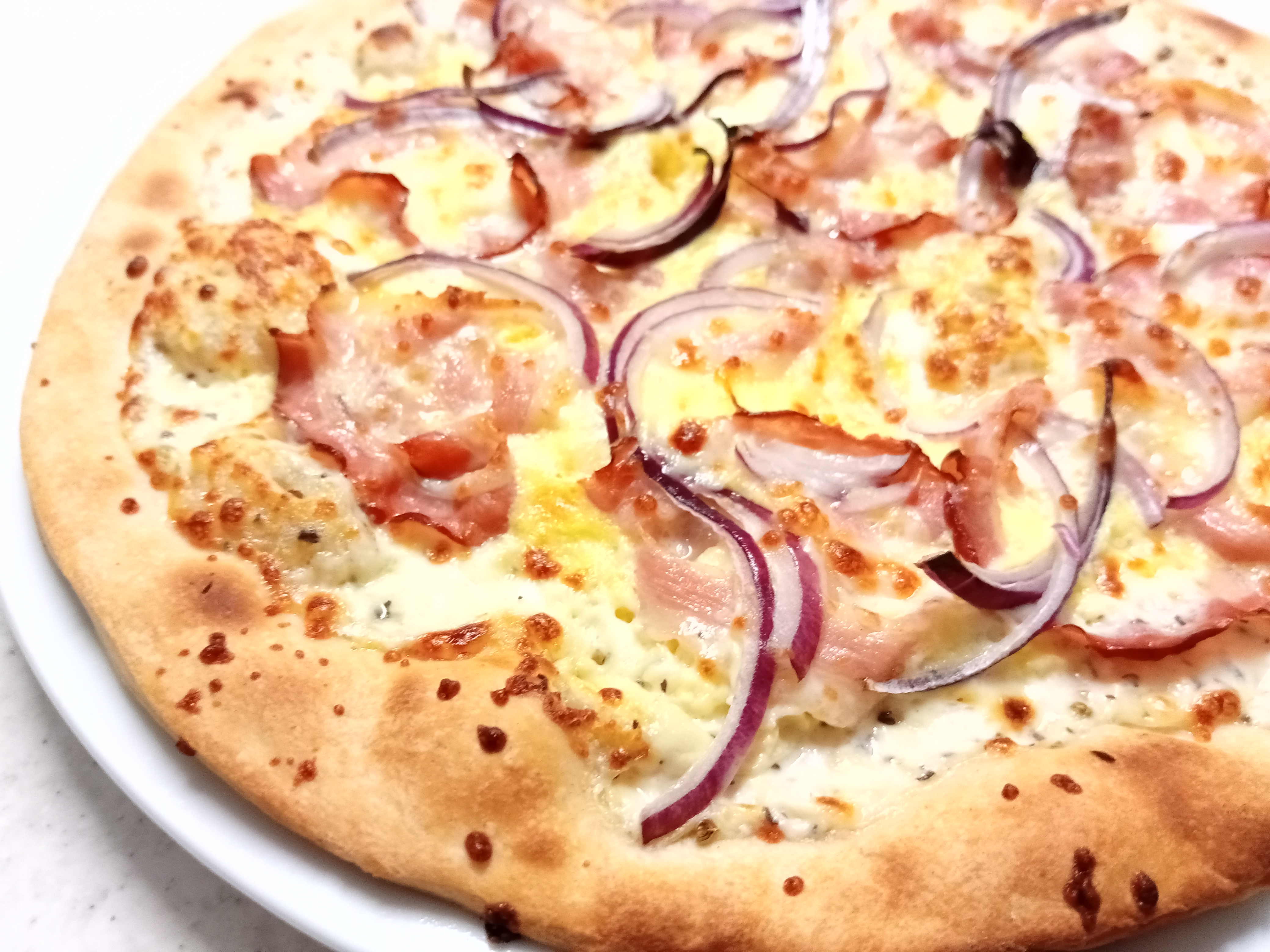 35. Pizza Carbonara